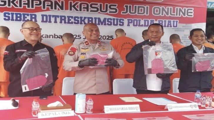 Polda Riau Bongkar Judi Online di Pekanbaru, 12 Tersangka