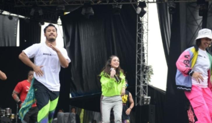Adrial Senam Bersama Diacara Puncak HUT Riau