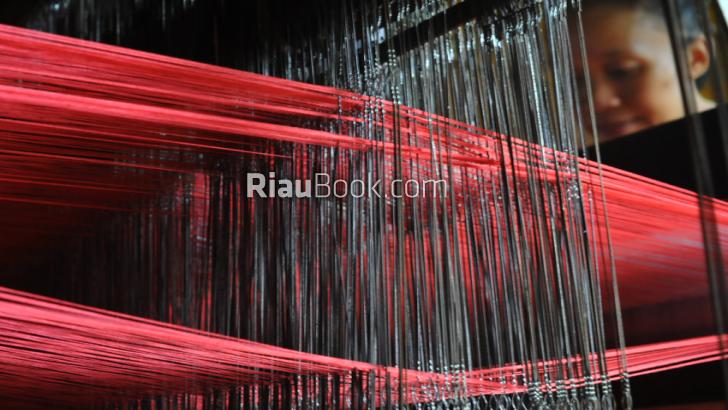 Foto Cerita: Tenun Siak Simbol Kreatifitas Masyarakat Riau