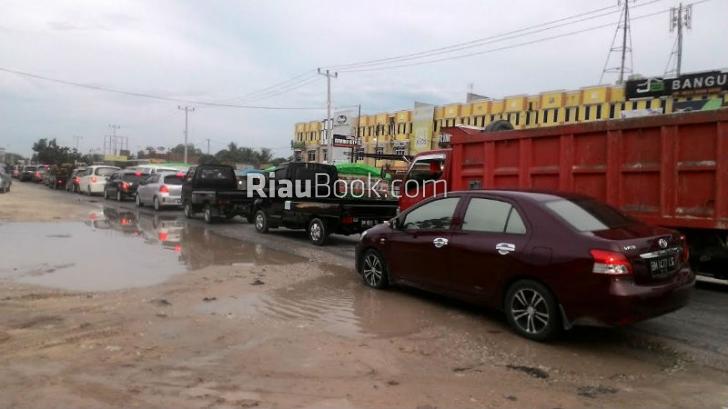 Jalan Lintas Raya Pekanbaru-Bangkinang Padat