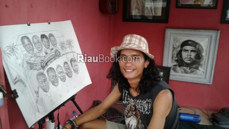 Mengenal Sosok Khairul Zal Pelukis Yang Hidup Dengan Seni Riaubook Com Mengenal Sosok Khairul Zal Pelukis Yang Hidup Dengan Seni Riaubook Com