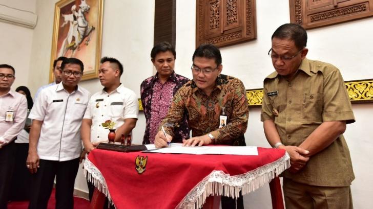 CSR Bank Riau Kepri Sasar Dunia Pendidikan dan Nelayan di Lingga, Bangun 6 RKB dan 10 Hektare Tambak