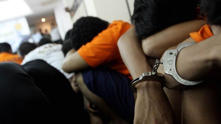 Curiga Ada Seorang Berjaket Hitam, Digeledah Polisi Temukan 9 Paket Sabu-sabu