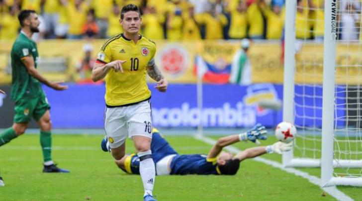 James Acungkan Jari Tengah ke Arah Jurnalis