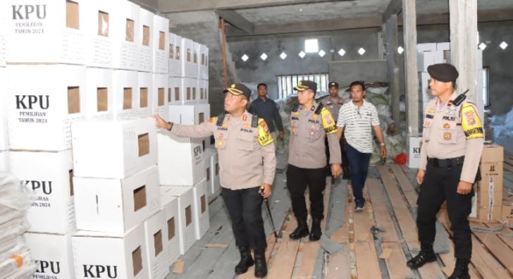 Pastikan Keamanan Logistik Pilkada, Kapolres Kepulauan Meranti Tinjau Gudang KPU