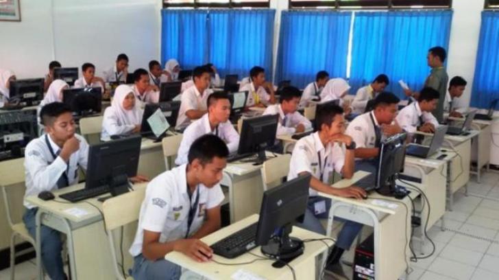 18 Ribu Pelajar SMP dan SMA di Rohil Ikut UN, Pejabat: Saya Berharap Semuanya Lulus