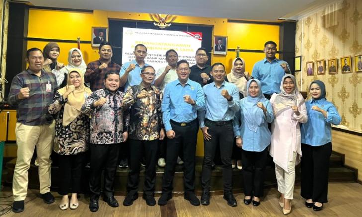 BRK Syariah Teluk Kuantan Teken MoU dengan Kejari Kuansing