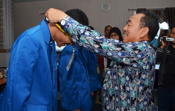 Bupati Herliyan Tantang Mahasiswa AKN Bersaing di Pasar Global