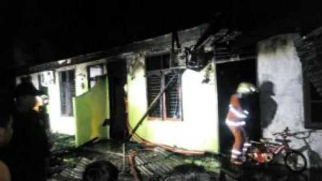 Abidin Melihat Percikan Api, Empat Rumah Hangus di Pekanbaru
