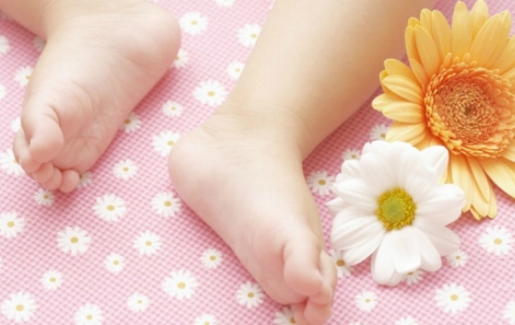 Bayi Dalam Kardus Kejutkan Warga Tampan