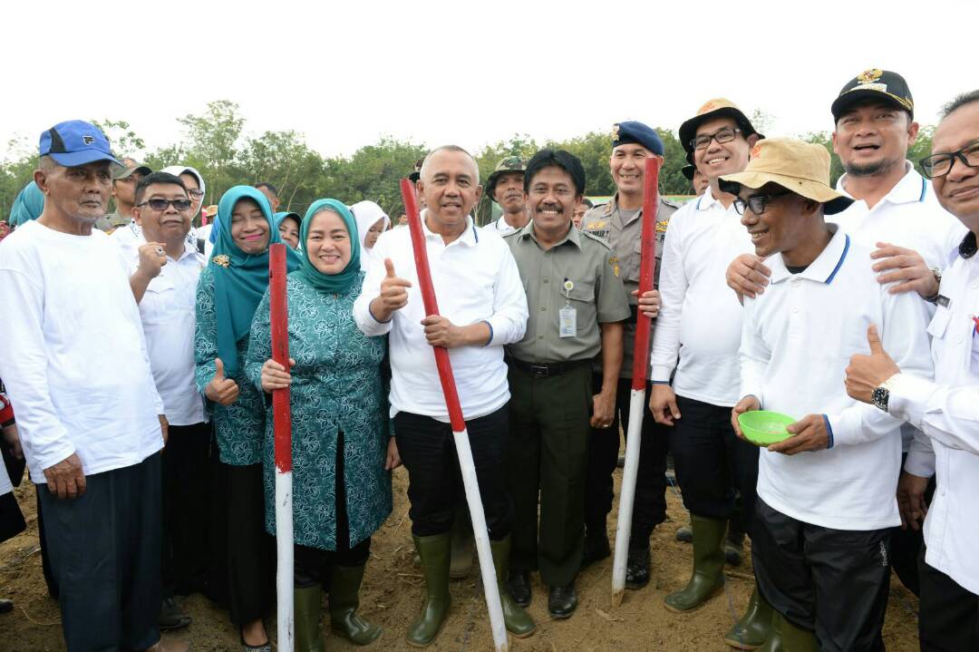 Begini Aksi Gubri Saat Menyapa Masyarakat Jawa