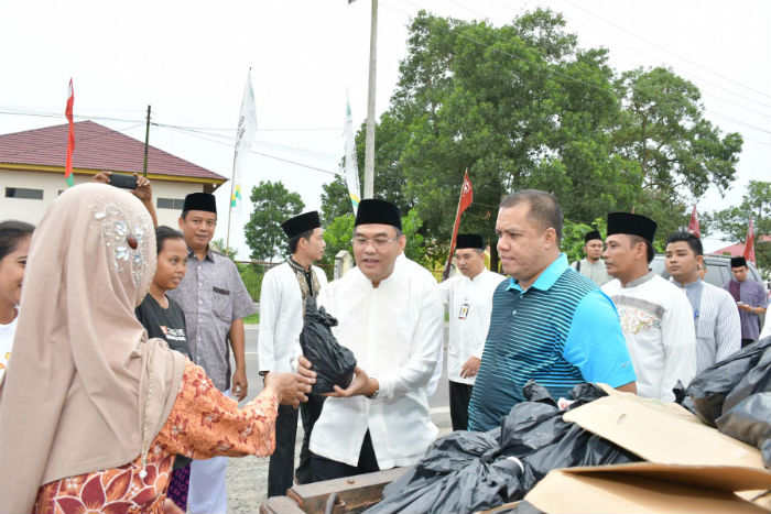 BRK Salurkan 1000 Sembako Untuk Masyarakat Miskin di Inhu
