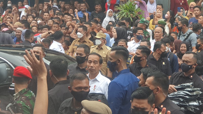 Ditanya Soal Reshuffle Kabinet, Jokowi: Besok
