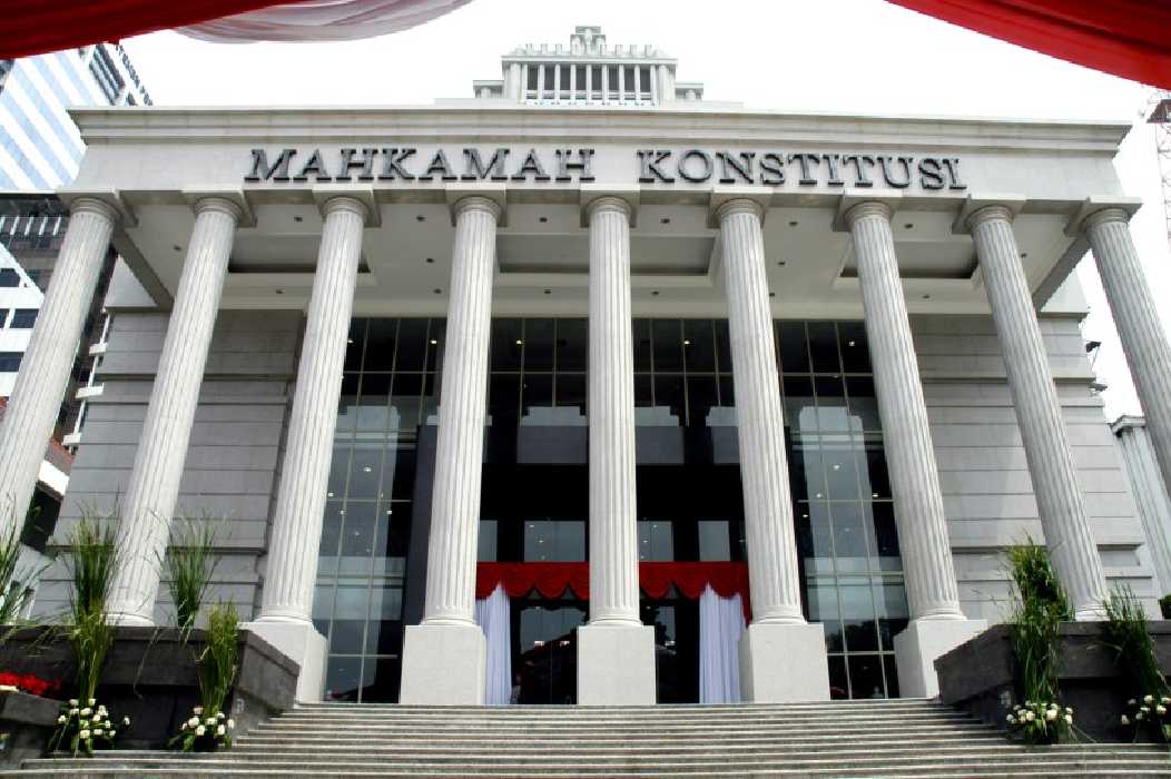 Hakim MK Tertangkap Tangan!