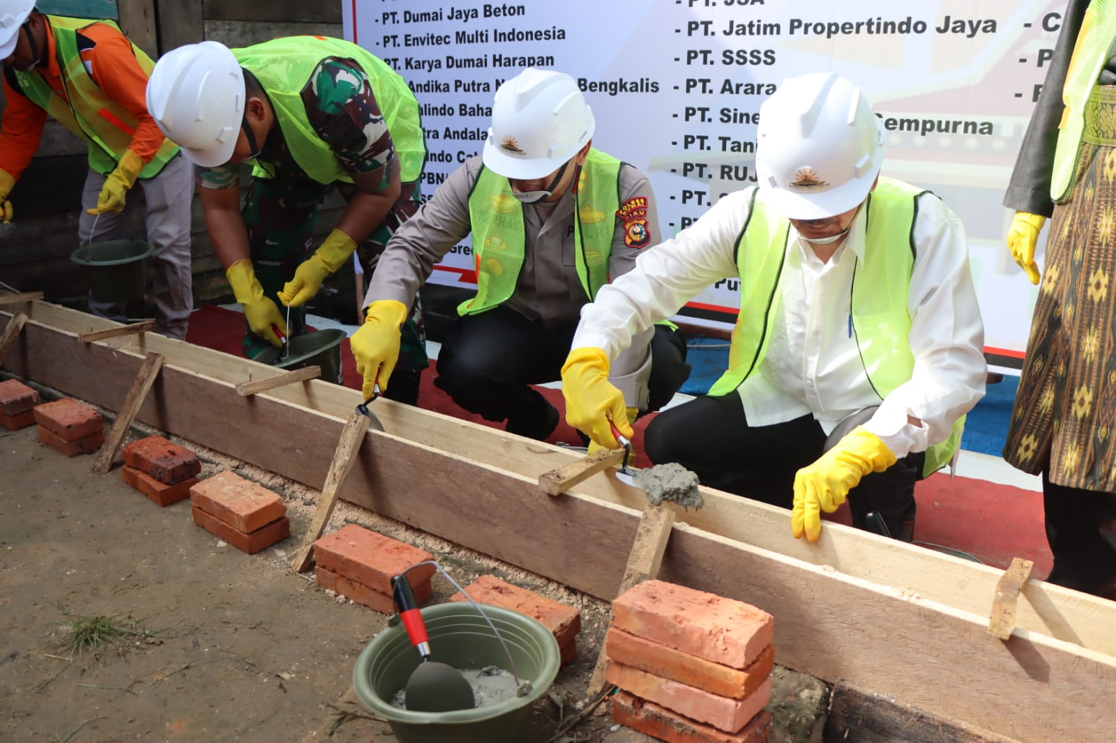 Inisiasi bedah rumah warga miskin, Kapolres Dumai AKBP Nurhadi Ismanto gandeng 66 donatur
