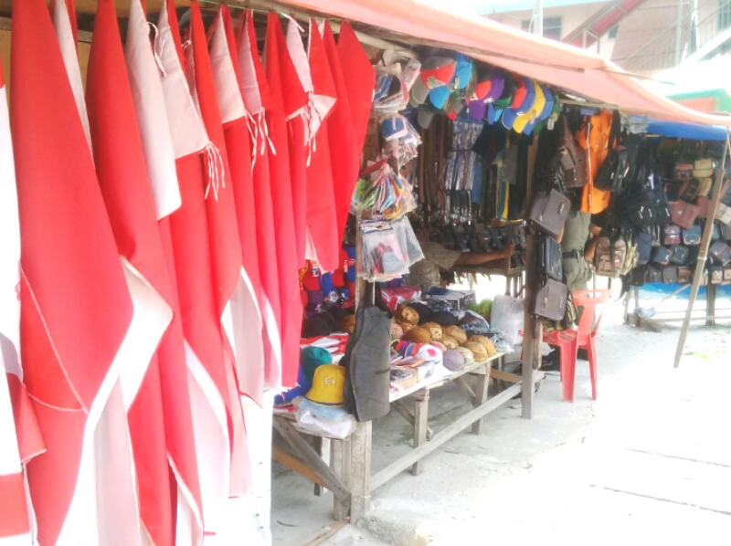Jelang HUT RI Ke 71, Penjualan Bendera Masih Sepi di Dumai