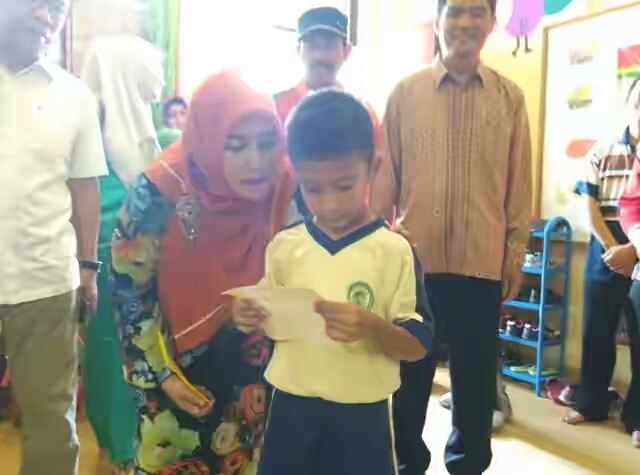 Kunjungan ke PAUD Kasih Lestari, Bunda PAUD Inhil Terharu Dengar Surat Lyo