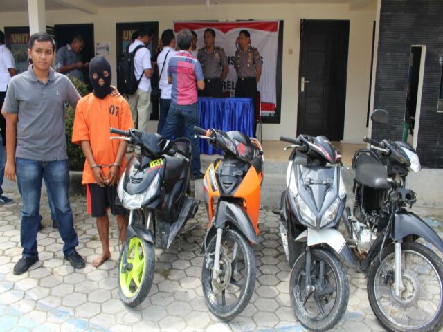 Pelaku Curanmor Ditangkap 4 Barang Bukti Ikut Serta Diamankan