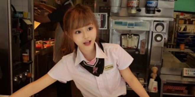 Perempuan Cantik Luar Biasa Ini Hebohkan Dunia Maya, Julukannya Dewi McDonald's