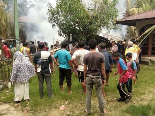 Tanpa Sisa, Satu Rumah Ludes Terbakar di Langgam