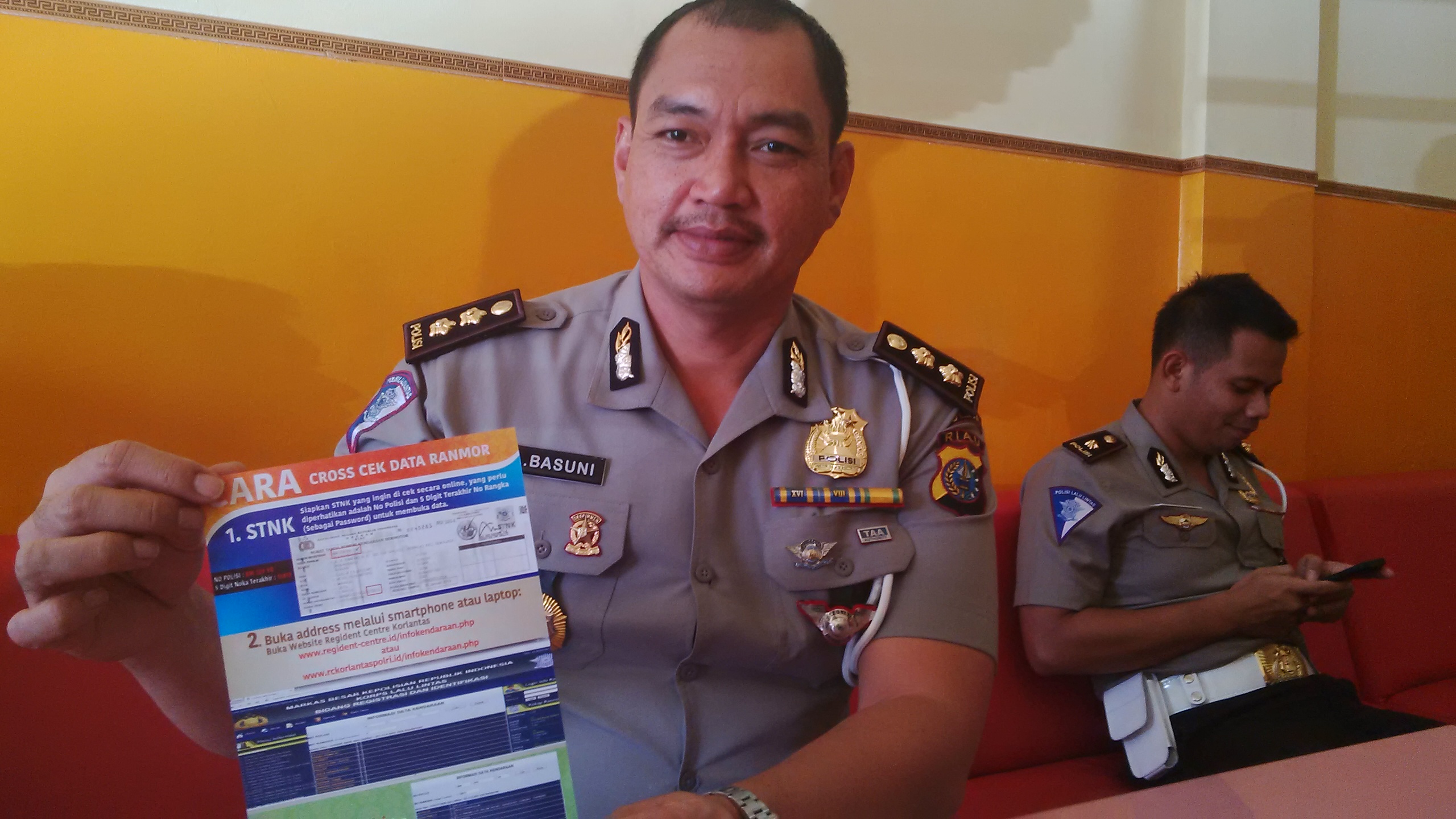 Terjebak Macet atau Melihat Lakalantas? Laporkan Saja Ke Polisi Lewat Media Sosial, Begini Caranya