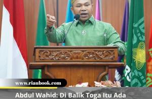 Abdul Wahid: Di Balik Toga Itu Ada Peluh dan Perjuangan, Maka Kalian Layak Bangga