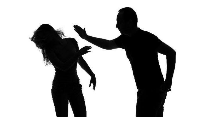 Viral, Polwan Riau Sekap dan Aniaya Seorang Perempuan