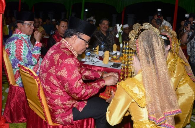 Wabup Suayatno Ikut Berikan Hadiah
