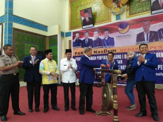 Wabup Zardewan Hadiri Pelantikan Partai Nasdem Kabupaten Pelalawan