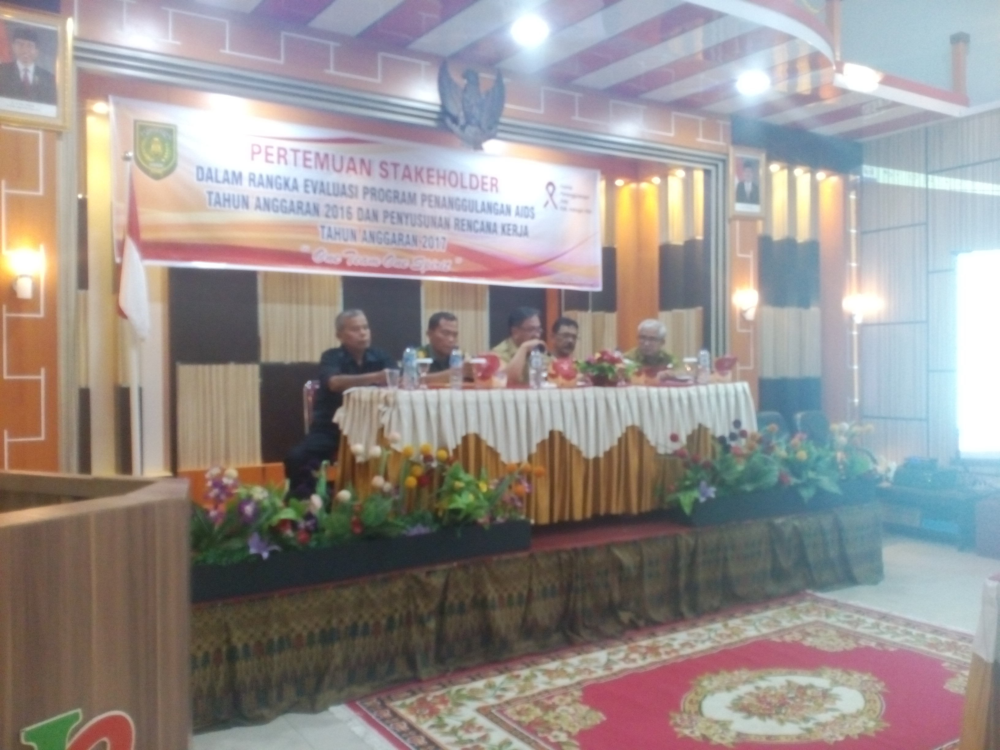Wakil Bupati Inhil Hadiri dan Buka Rapat Evaluasi Program Penanggulangan AIDS 2016