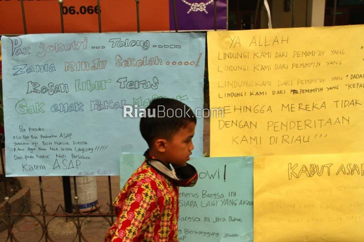 Tolong kami