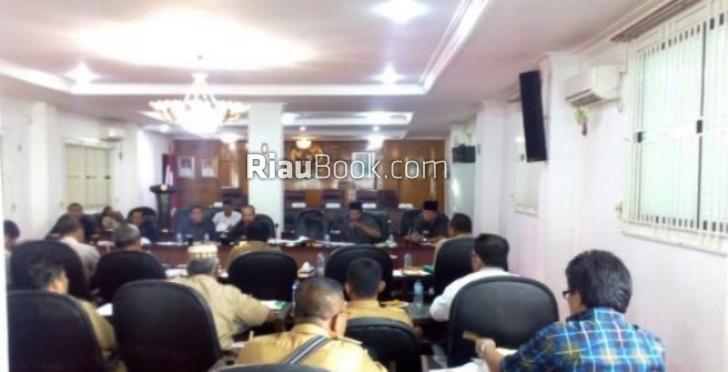 DPRD Rohil Hearing, Tapal Batas Riau-Sumut Semakin Rumit