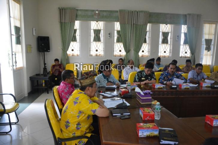 Lestarikan Budaya Melayu, Syamsuar Kampanyekan Penggunaan Tanjak di Siak