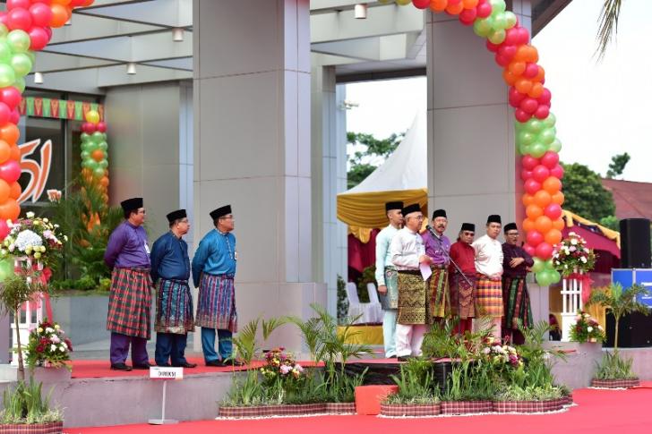 Pesan Gubernur Riau untuk Bank Riau Kepri dan SDM di Dalamnya