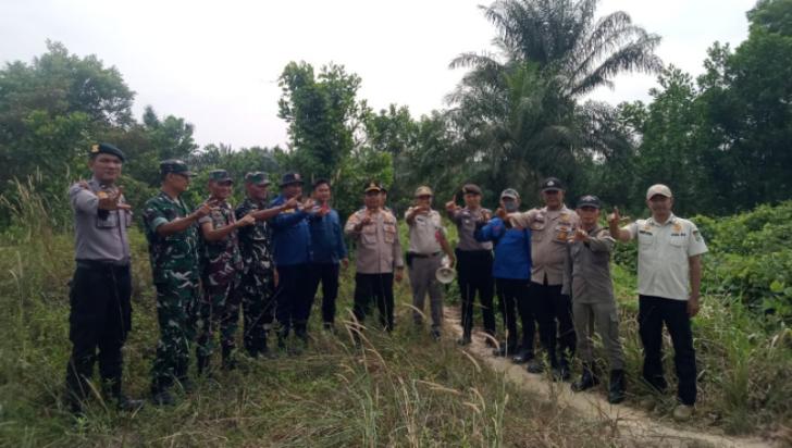 Tim Gabungan Polsek Kandis Patroli Cegah Karhutla dan Edukasi Masyarakat