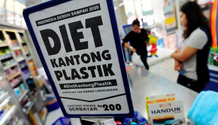 Mulai 1 Oktober, Kantong Plastik di Ritel-ritel Kembali Gratis