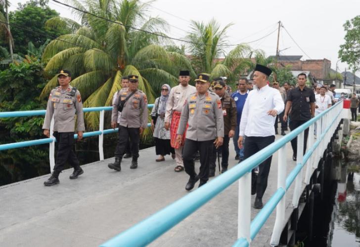 Polri untuk Masyarakat, Kapolda Riau Tinjau Jembatan Merah Putih di Dumai