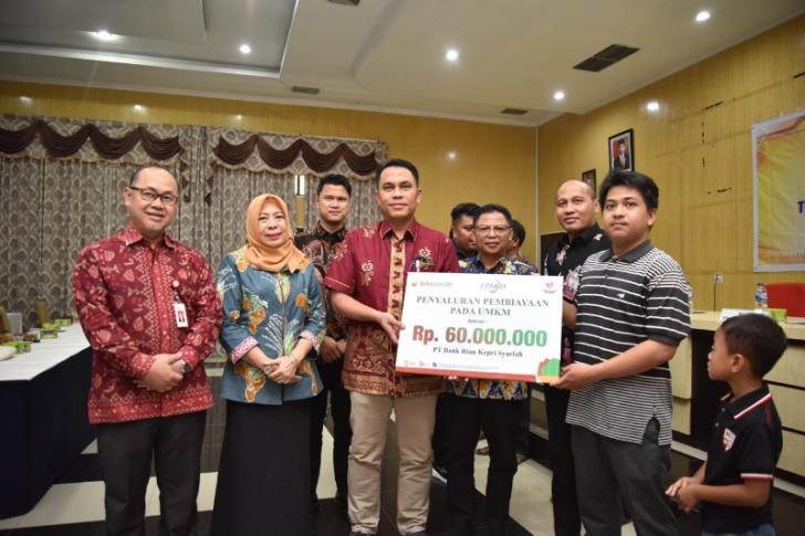 Dukung Perekonomian Inhu, BRK Syariah Salurkan Rp 380 Juta ke UMKM