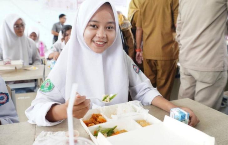 Program Makan Siang Bergizi Mulai Diberlakukan, 6 Januari 2025