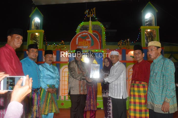 Tutup MTQ Kelurahan Perawang Siak, Alfedri: Semakin Tahun Semakin Meriah Pelaksanaannya