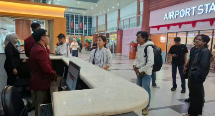 Dampak Erupsi Anak Krakatau, Sembilan Penerbangan Dibatalkan di Bandara SSK ll Pekanbaru