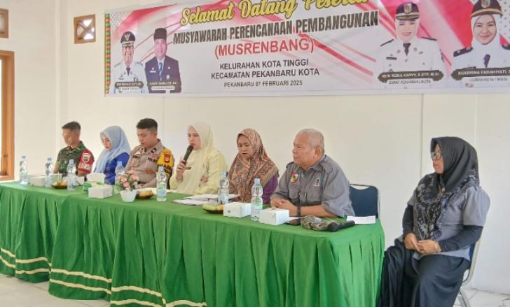 Personel Bhabinkamtibmas Polsek Pekanbaru Kota Hadiri Musrenbang Kota Tinggi