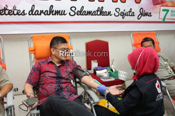 Ratusan Pendonor Berpartisipasi dalam Bakti Sosial Donor Darah PTPN V
