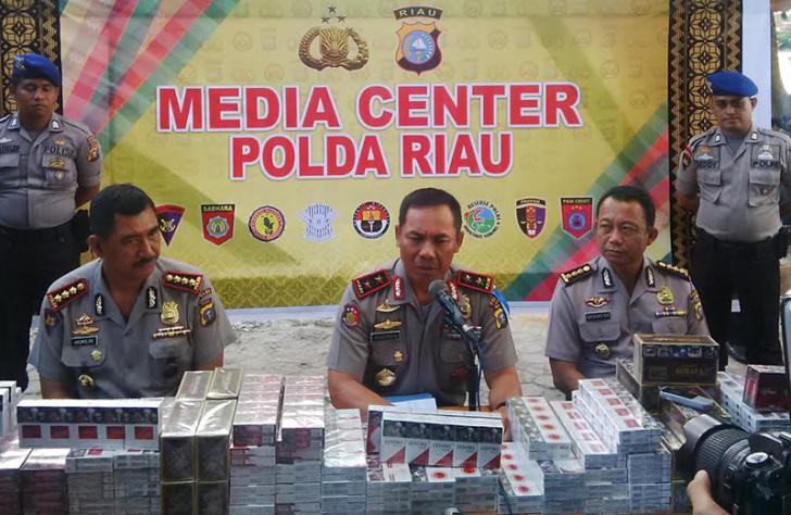 Polisi Gagalkan Penyelundupan 300 Rokok tanpa Cukai, Kapolda Riau: Negara Dirugikan Rp1 Miliar