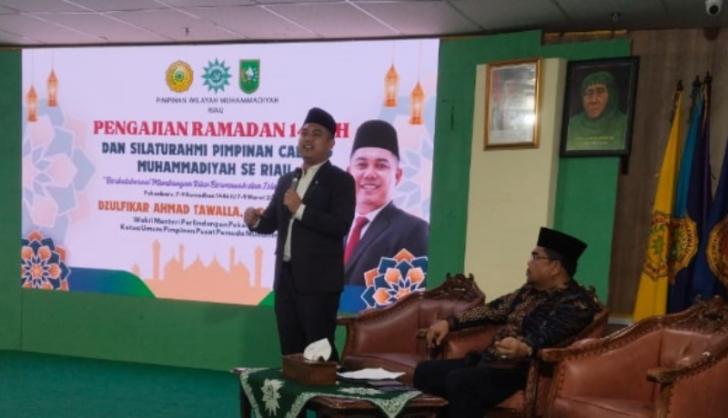 Wamen Dzulfikar Hadiri Acara Silaturahmi dan Pengajian di Kampus UMRI