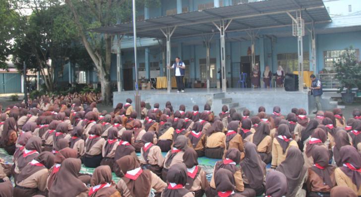 Gencar, BNN Sosialisasi Bahaya Narkoba kepada Ratusan Siswa SMPN 10 Pekanbaru