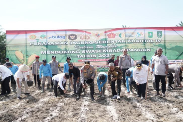 Polda Riau Gelar Penanaman Jagung Serentak Kuartal IV 2025