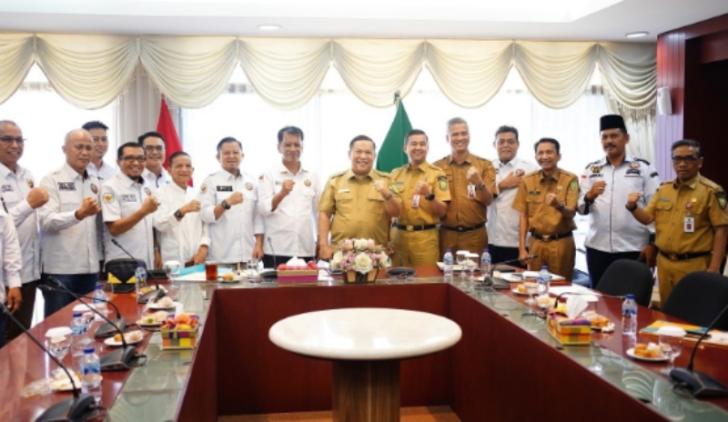 Terima Audiensi DPD Ikatan Keluarga Minang Riau, Begini Pesan Plt Gubri
