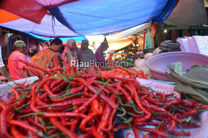 Harga Cabai Merah Turun, Rawit yang Kembali Menggigit di Dumai