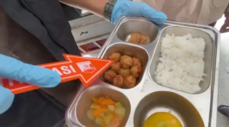 Puluhan Siswa SD Keracunan usai Menyantap Makanan Bergizi Gratis di Dumai